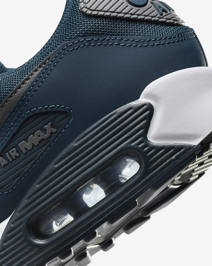 Men's Wide Fit Nike HM0625-400 Air Max 90 Trainers in Armoury Navy/White - Image 1