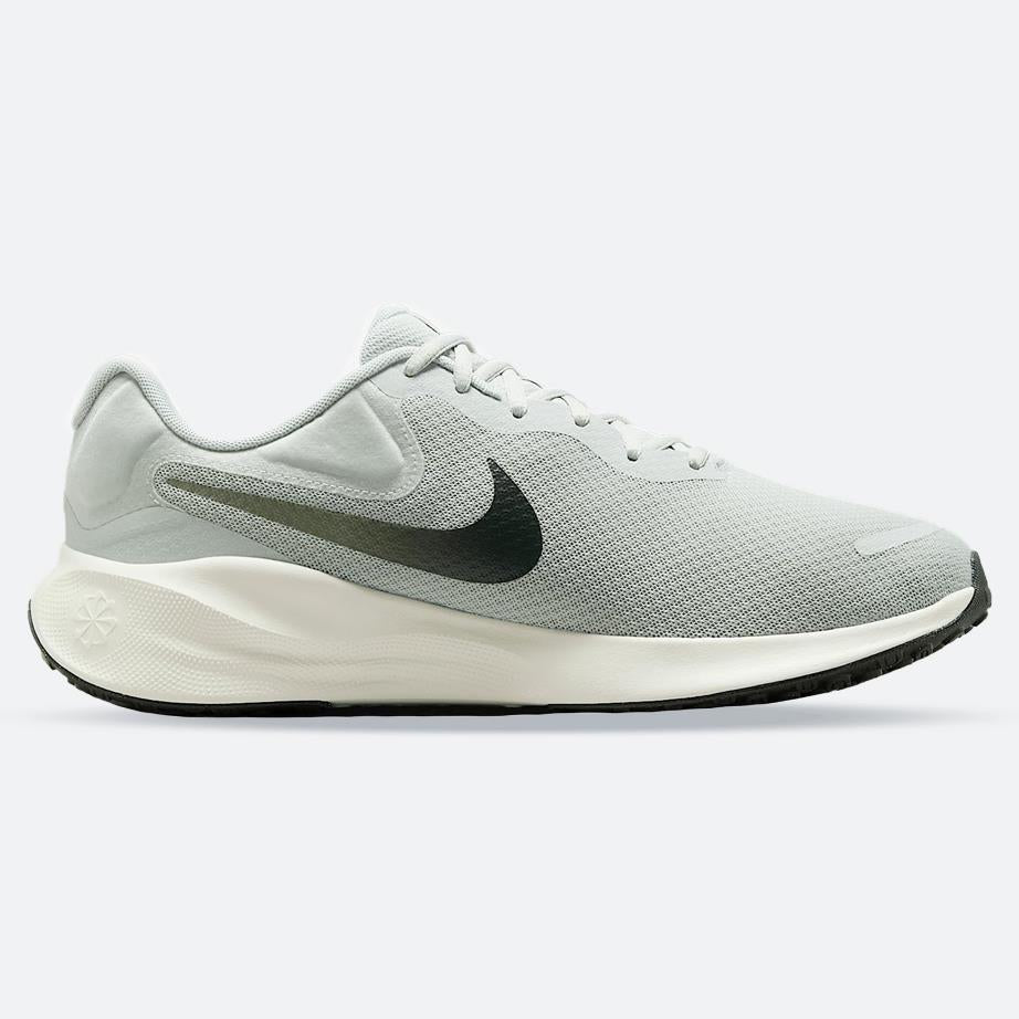 Men's Wide Fit Nike FB8501-003 Revolution 7 Running Trainers in Silver Sequoia - Image 1