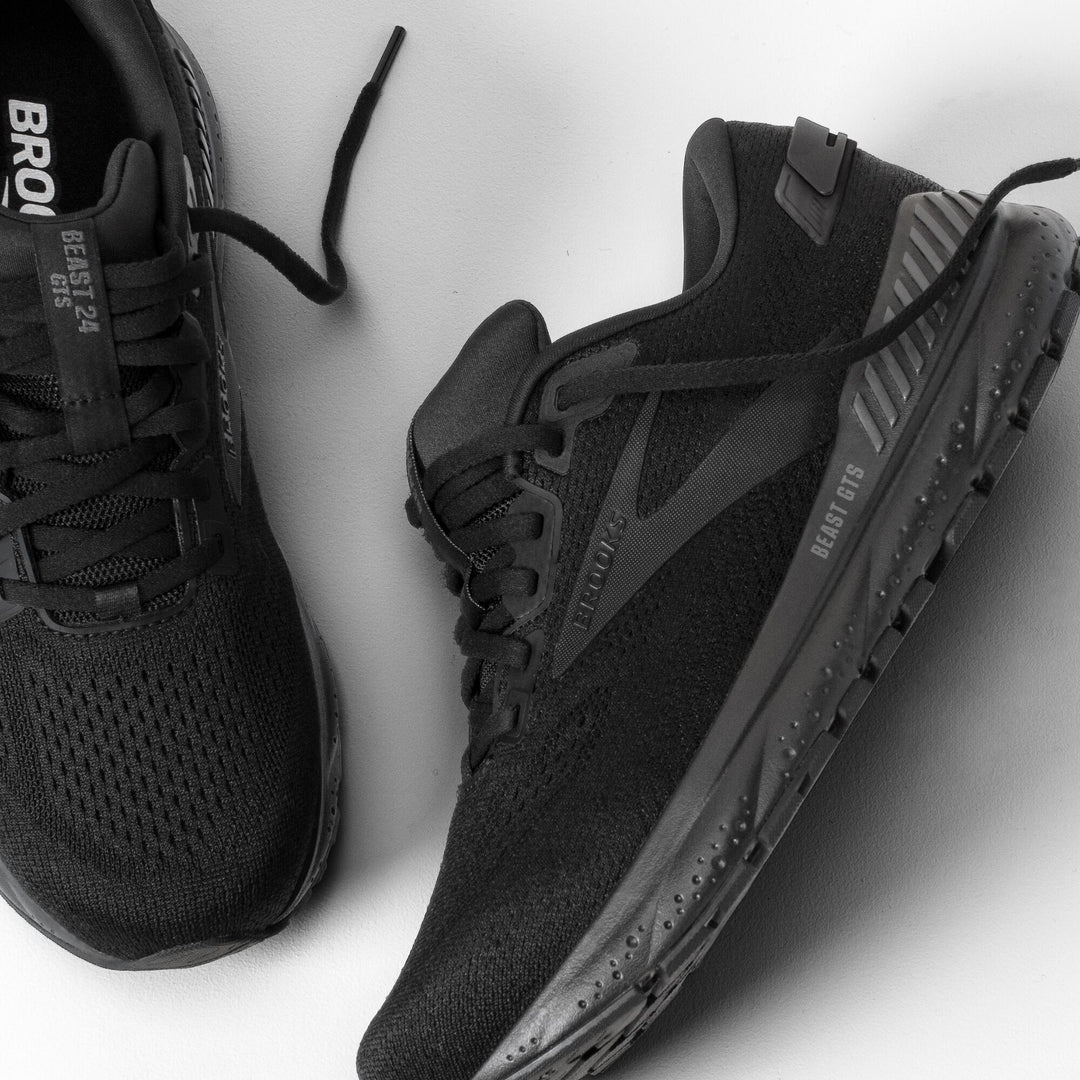 Men's Wide Fit Brooks Beast GTS 24 Running Trainers in Black - Image 5