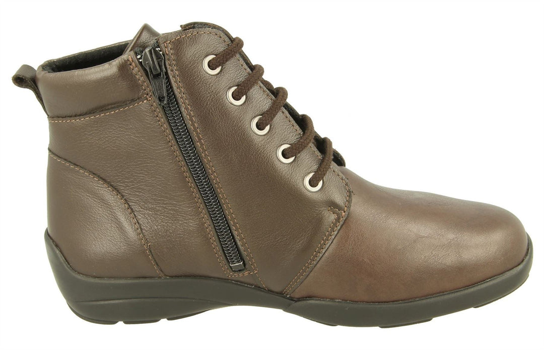 Womens Wide Fit DB Santa Boots in Burgundy - Image 9