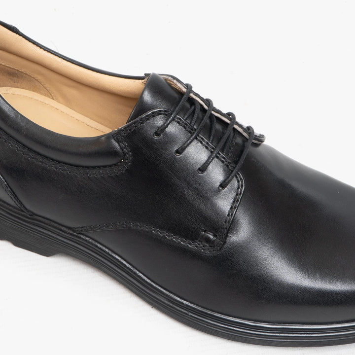 Men's Wide Fit Roamers M196A Shoes in Black Leather - Image 1