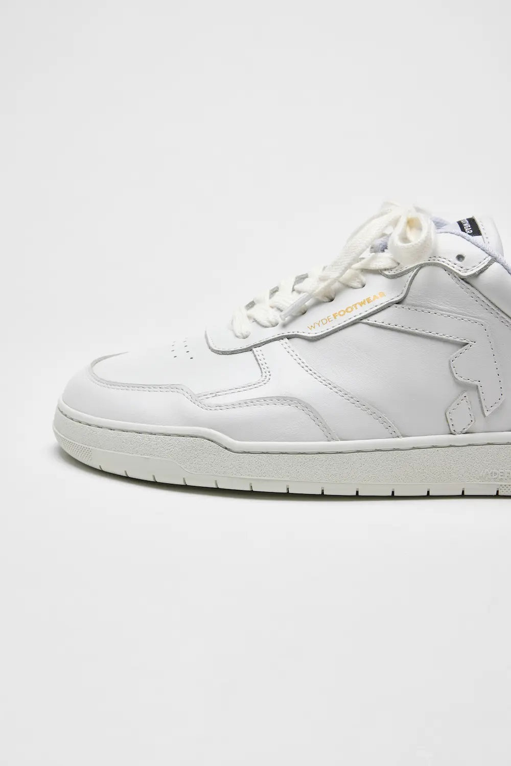 Men's Wide Fit Wydefootwear Nova Trainers in White - Image 3
