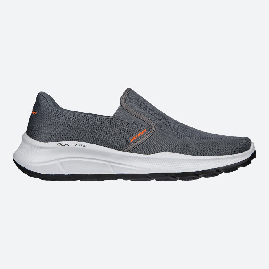 Men's Wide Fit Skechers 232516WW  Equalizer 5.0 Grand Legacy Trainers in Black - Image 7