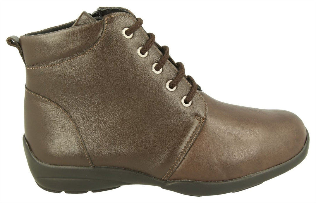 Womens Wide Fit DB Santa Boots in Burgundy - Image 7