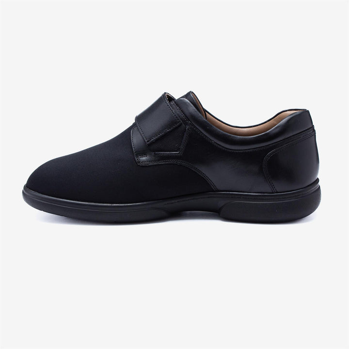 Mens Wide Fit Tredd Well Samuel Shoes in Black - Image 1