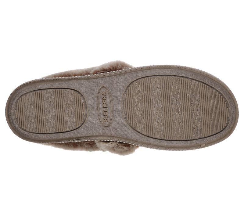 Women's Wide Fit Skechers 32777 Cozy Campfire Team Toasty Slippers in Black - Image 16