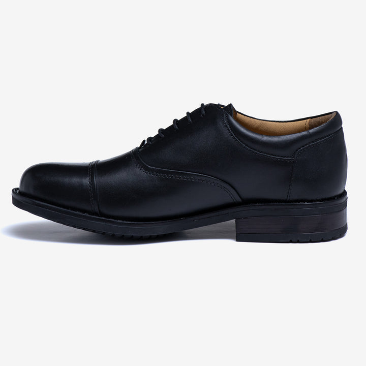 Men's Wide Fit Roamers Blind Eye Capped Oxford M827A Shoes in Black - Image 1