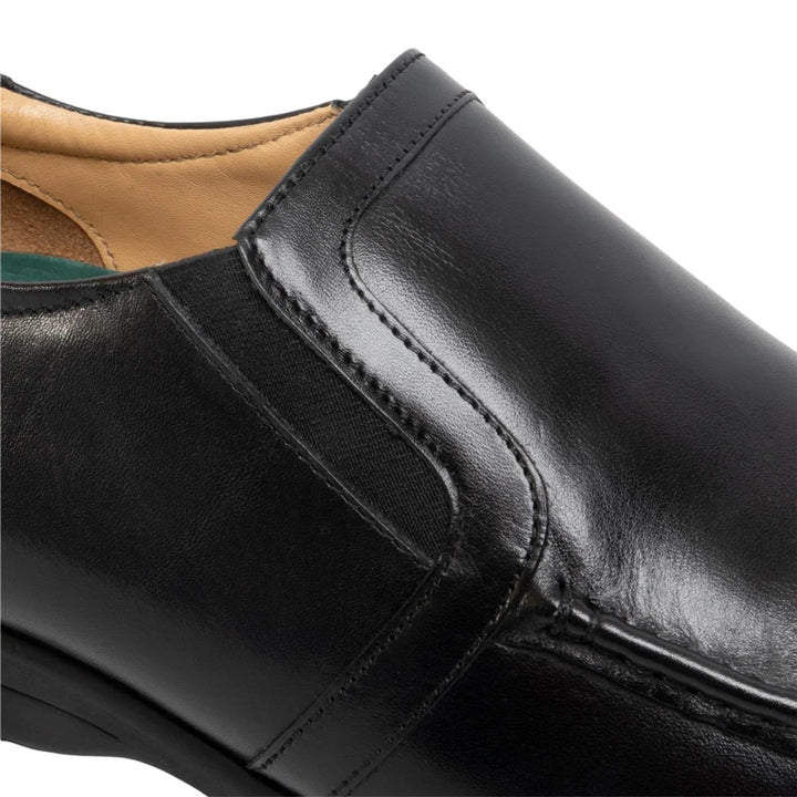 Men's Wide Fit Roamers M984 A Slip On Shoes in Black - Image 1