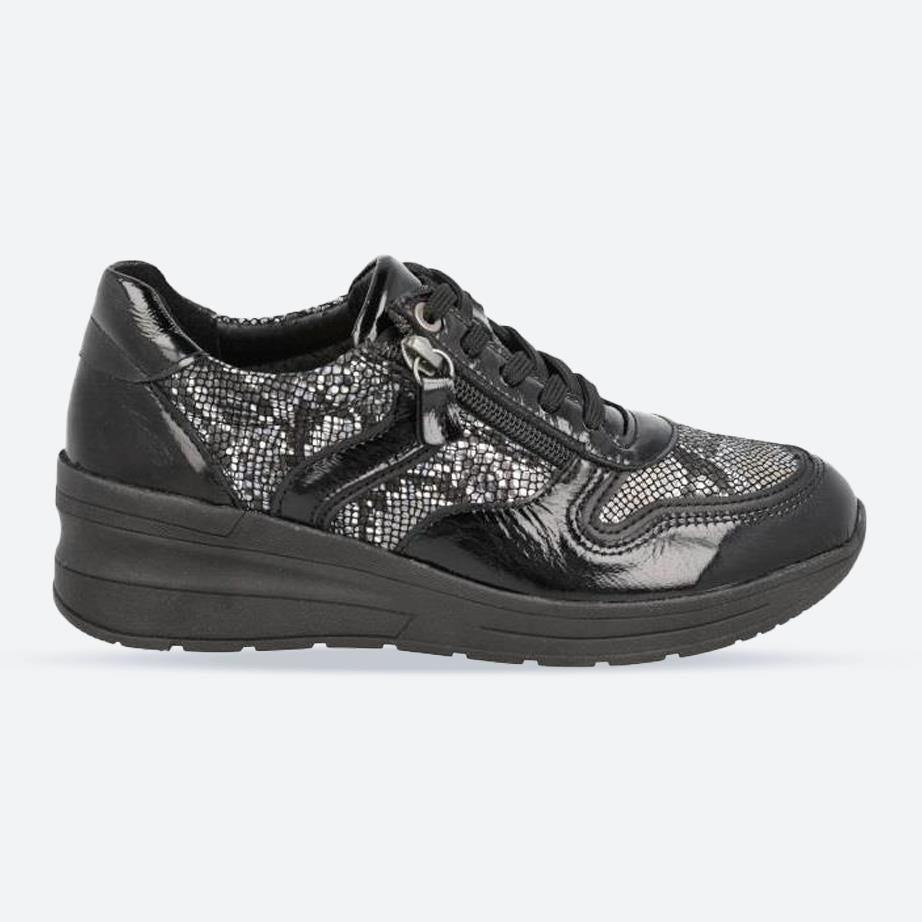 Women's Wide Fit DB Fleet Trainers in Black Crinkly Patent / Snake Lea - Image 1