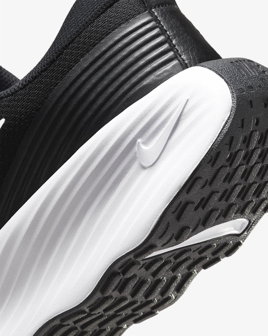 Men's Wide Fit Nike FV5285-002 Promina Running Trainers in Black/White - Image 6