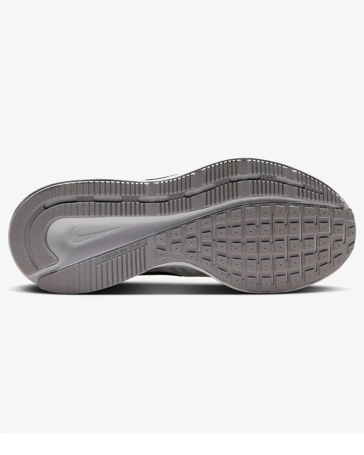 Men's Wide Fit Nike FZ9666-005 Run Swift 3 Running Trainers in Grey/Black - Image 1