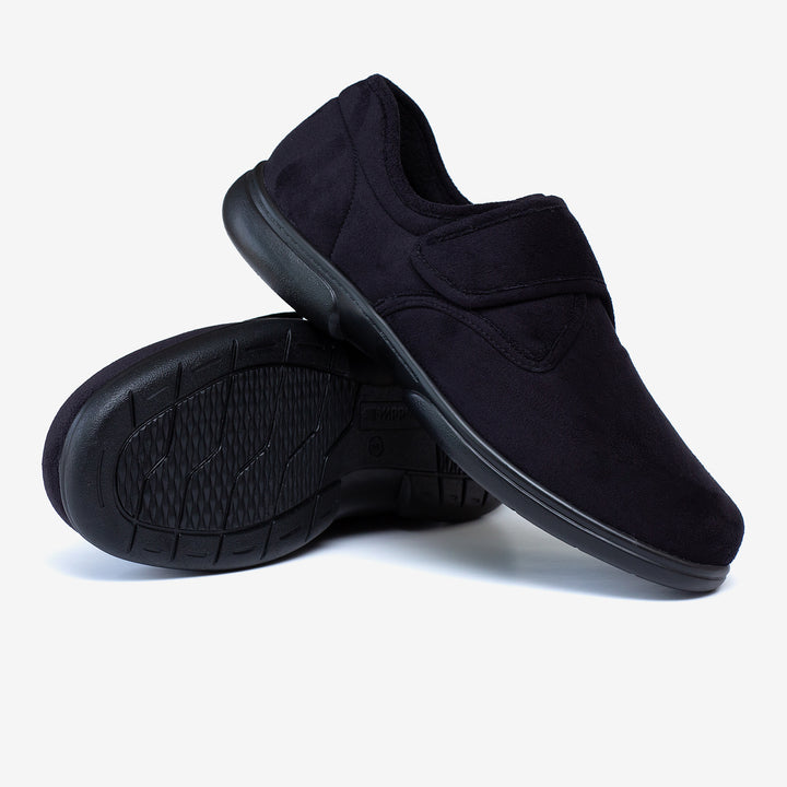 Mens Wide Fit Tredd Well Scott Slippers in Black - Image 1