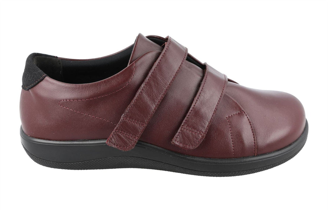 Women's Wide Fit DB Scott Shoes in Black - Image 12