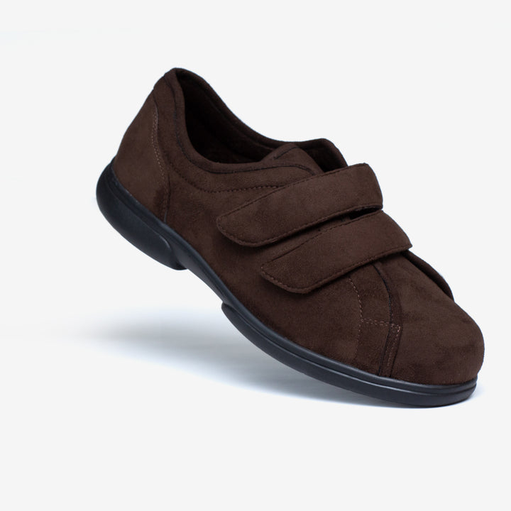 Mens Wide Fit Tredd Well Stanley Velcro Slippers in Black - Image 1