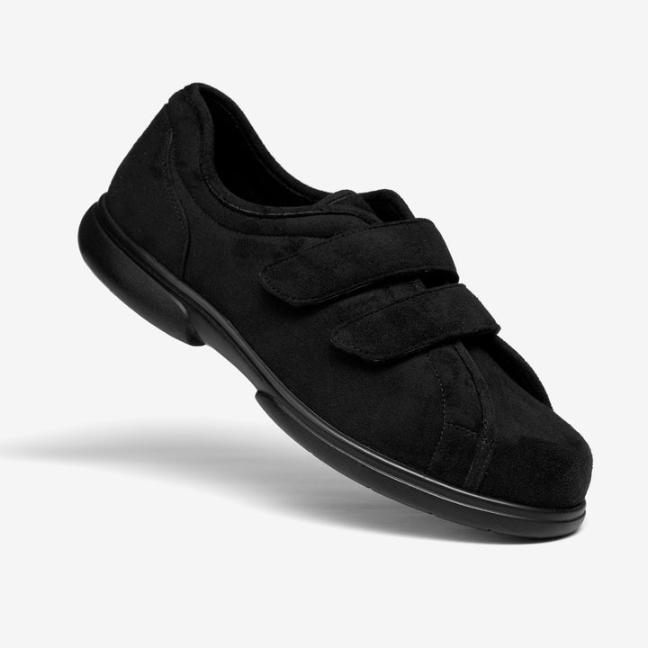 Mens Wide Fit Tredd Well Stanley Velcro Slippers in Black - Image 1