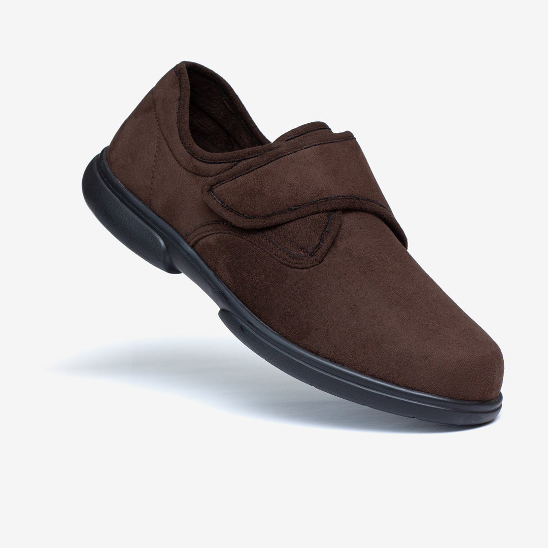 Mens Wide Fit Tredd Well Scott Slippers in Black - Image 17
