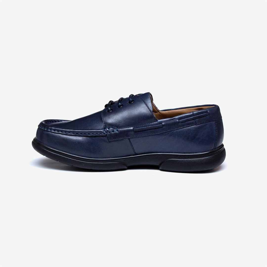 Mens Wide Fit Tredd Well Dean Shoes Navy Boat Shoes in Navy - Image 3