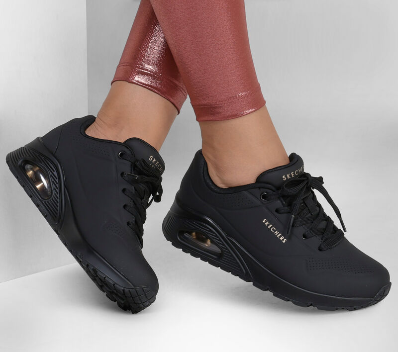 Women's Wide Fit Skechers 73690 Uno - Stand On Air Walking Street Wear Trainers - Black in Black - Image 5
