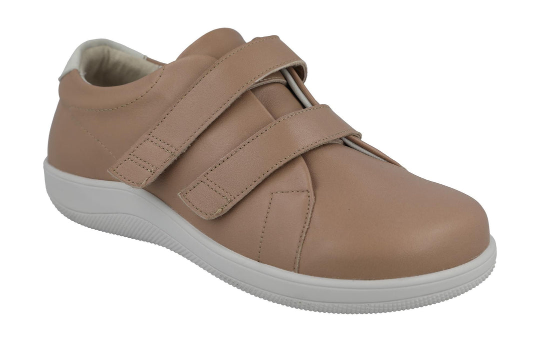 Women's Wide Fit DB Scott Shoes in Black - Image 22