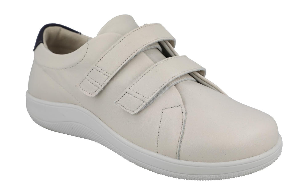 Women's Wide Fit DB Scott Shoes in Black - Image 26