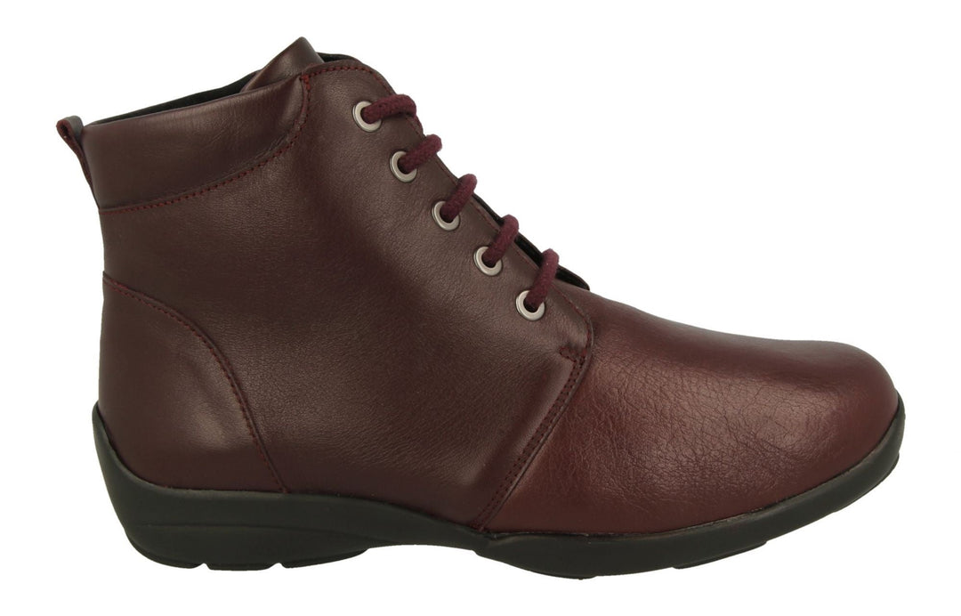 Womens Wide Fit DB Santa Boots in Burgundy - Image 12