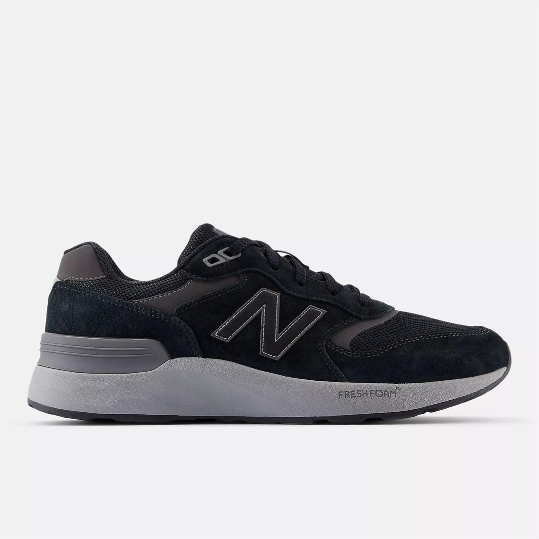 Mens Wide Fit New Balance MW880B Walking Running Black Trainers Side View