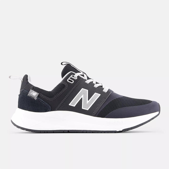 Men's Wide Fit New Balance Dynasoft UA900DB2 Running Trainers in Black - Image 1