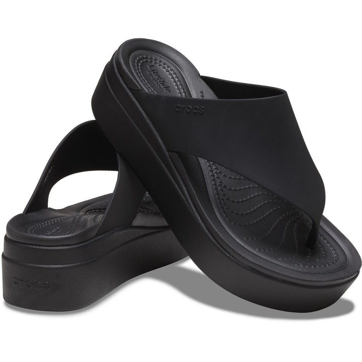 Women's Crocs 208727 Brooklyn Flip in Black - Image 1