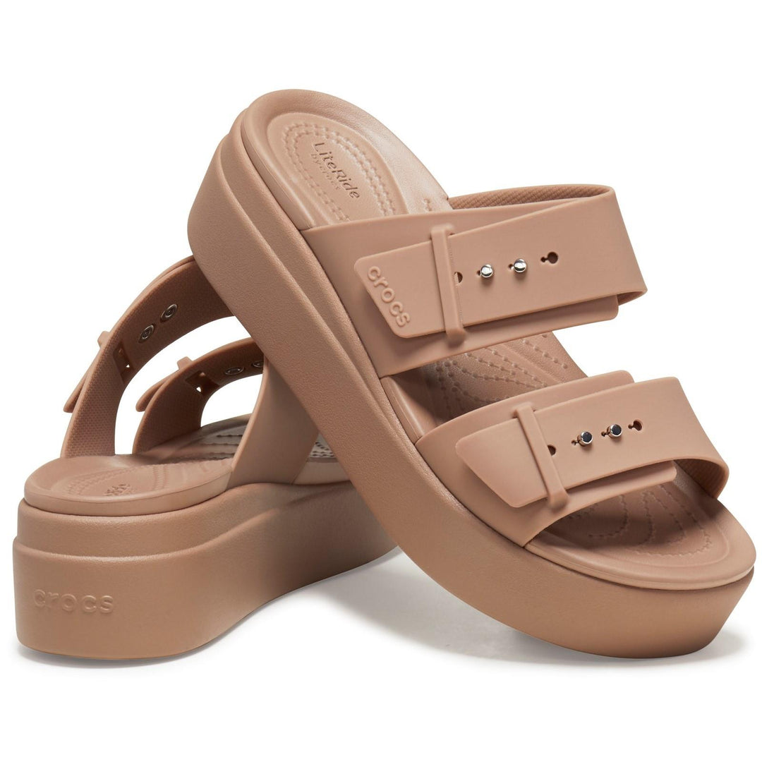 Women's Crocs 207431 Brooklyn Sandals in Black - Image 10