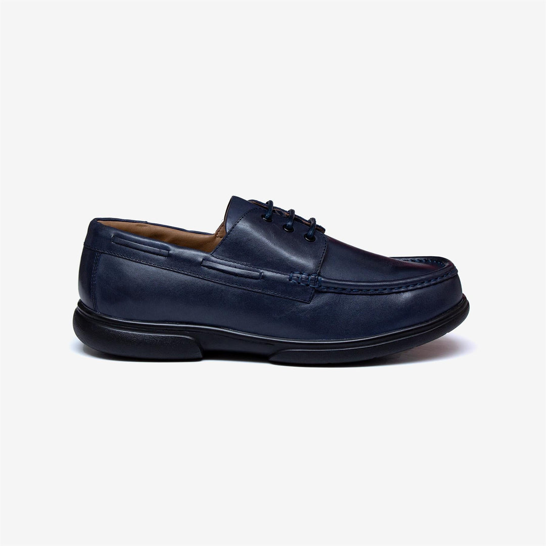 Mens Wide Fit Tredd Well Dean Shoes Navy Boat Shoes in Navy - Image 2