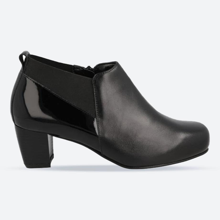 Women's Wide Fit DB Carrie Boots in Black Leather - Image 1