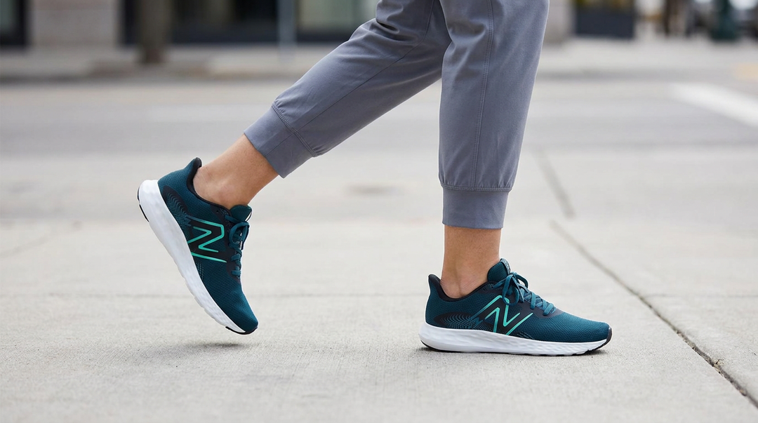 Women's Wide Fit New Balance Dynasoft M4118PQ Walking/Running Trainers in Salt/Water - Image 3