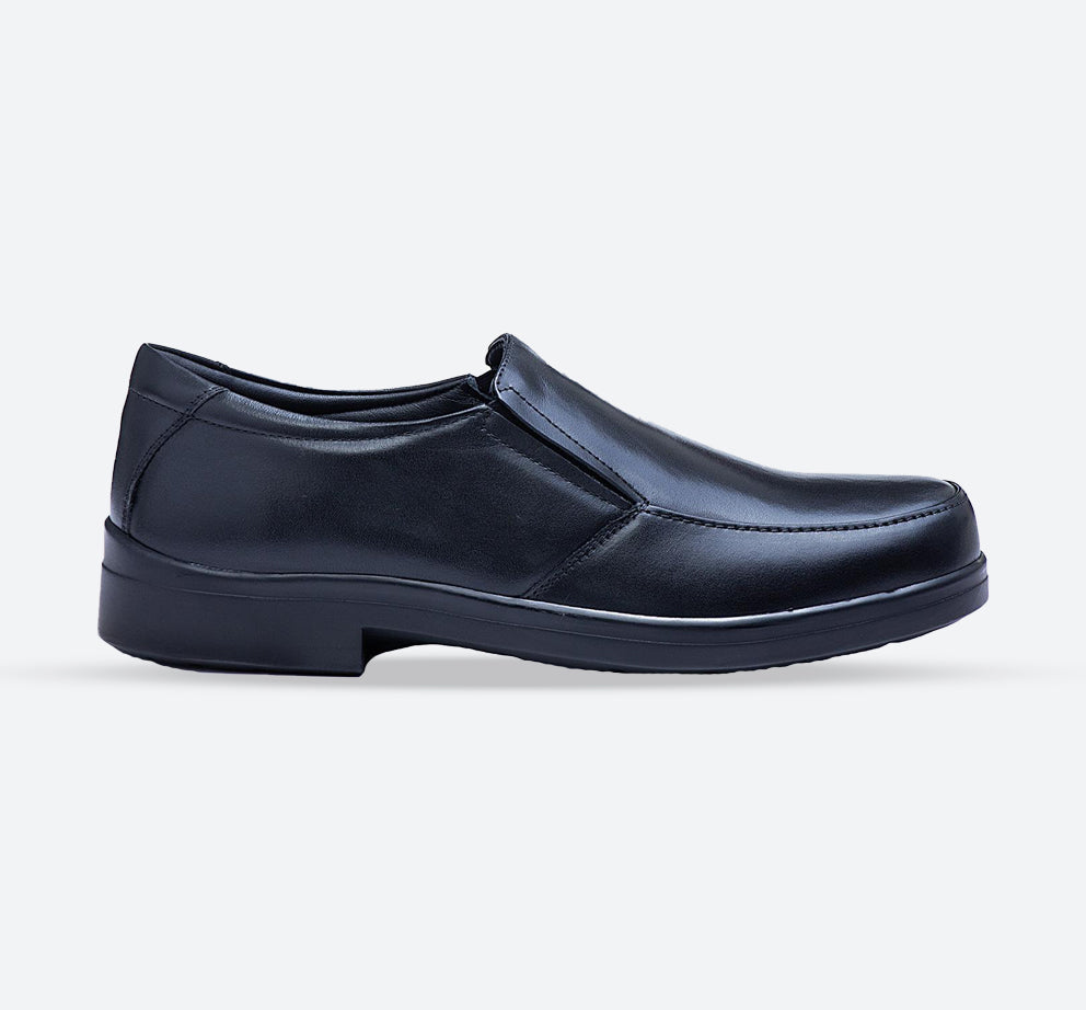 Mens Wide Fit Tredd Well Camelot Slip On Shoes - Black in Black - Image 1