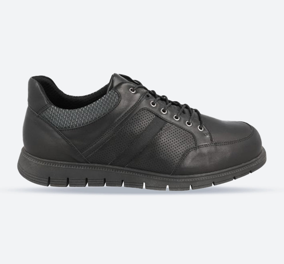 Men's Wide Fit DB Caspian Shoes in Black - Image 1