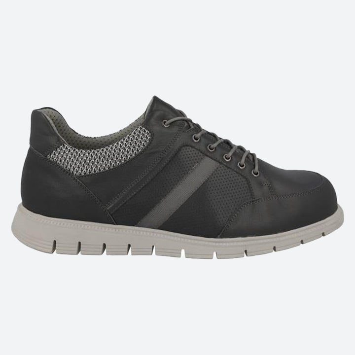 Men's Wide Fit DB Caspian Shoes in Black - Image 1