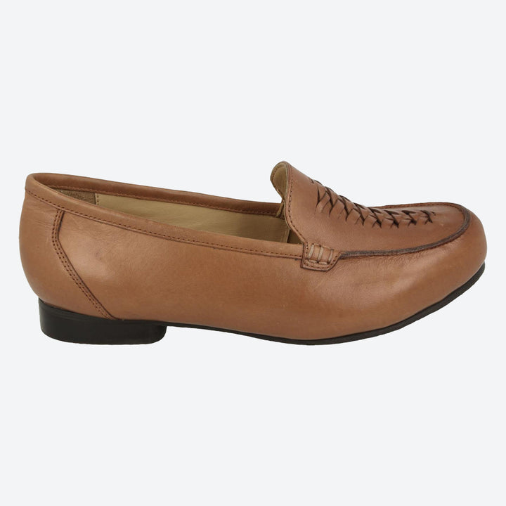 Womens Wide Fit DB Bingham Pumps in Black - Image 1