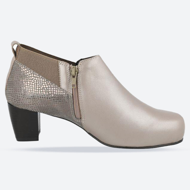 Women's Wide Fit DB Carrie Boots in Black Leather - Image 1