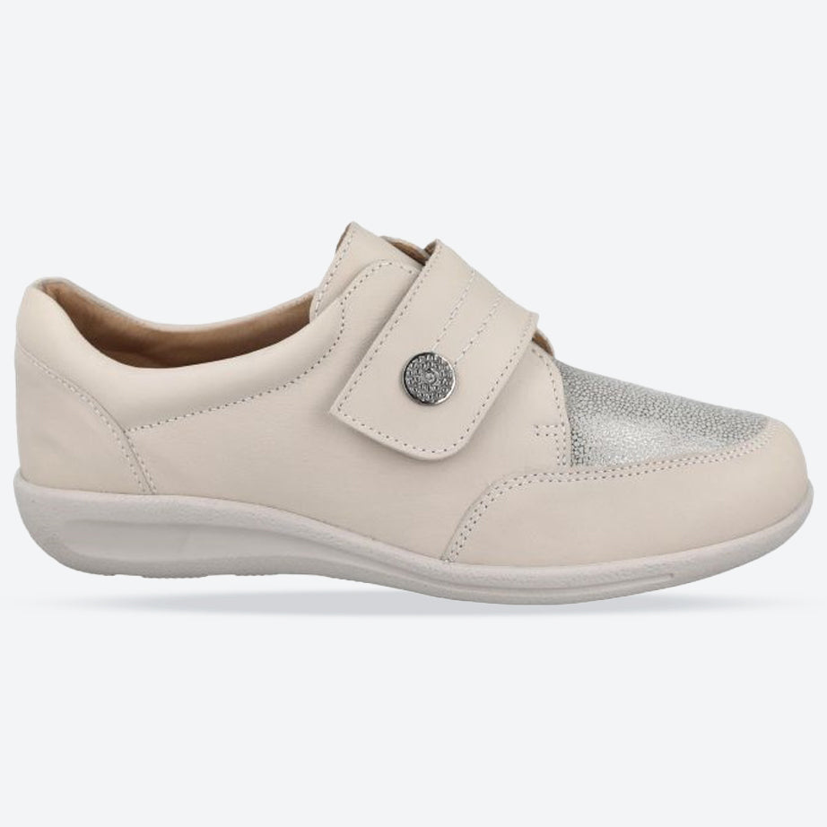Women's Wide Fit DB Ember Shoes in Black Leather - Image 17