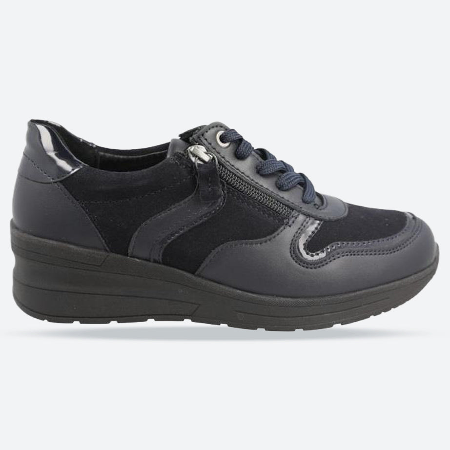 Women's Wide Fit DB Fleet Trainers in Black Crinkly Patent / Snake Lea - Image 5