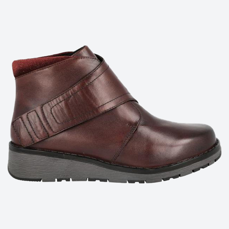 Women's Wide Fit DB Hitchin Boots in Black Leather - Image 7