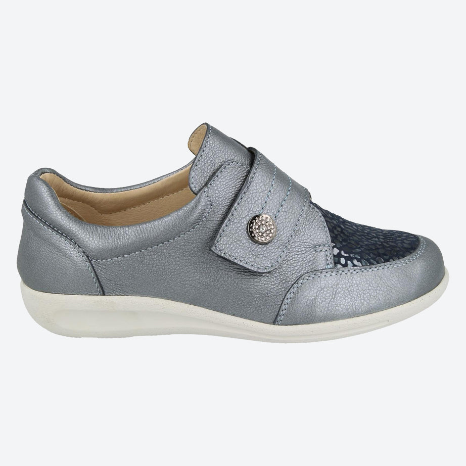Womens Wide Fit DB Royston Shoes in Black - Image 24