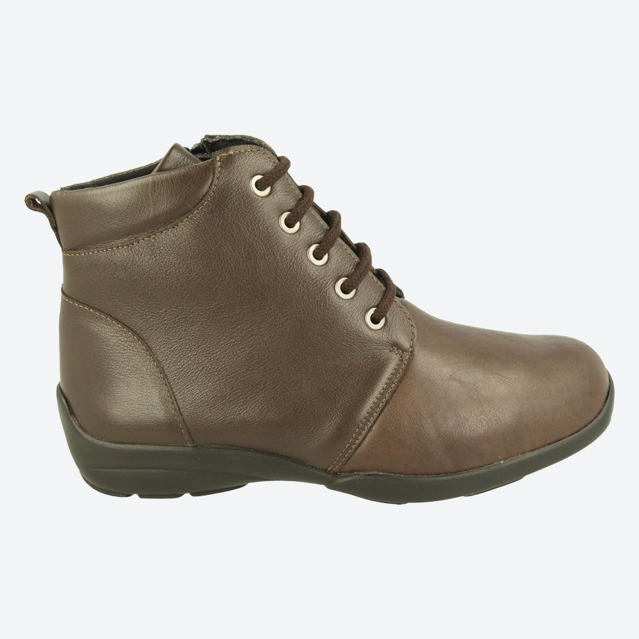 Womens Wide Fit DB Santa Boots in Burgundy - Image 6