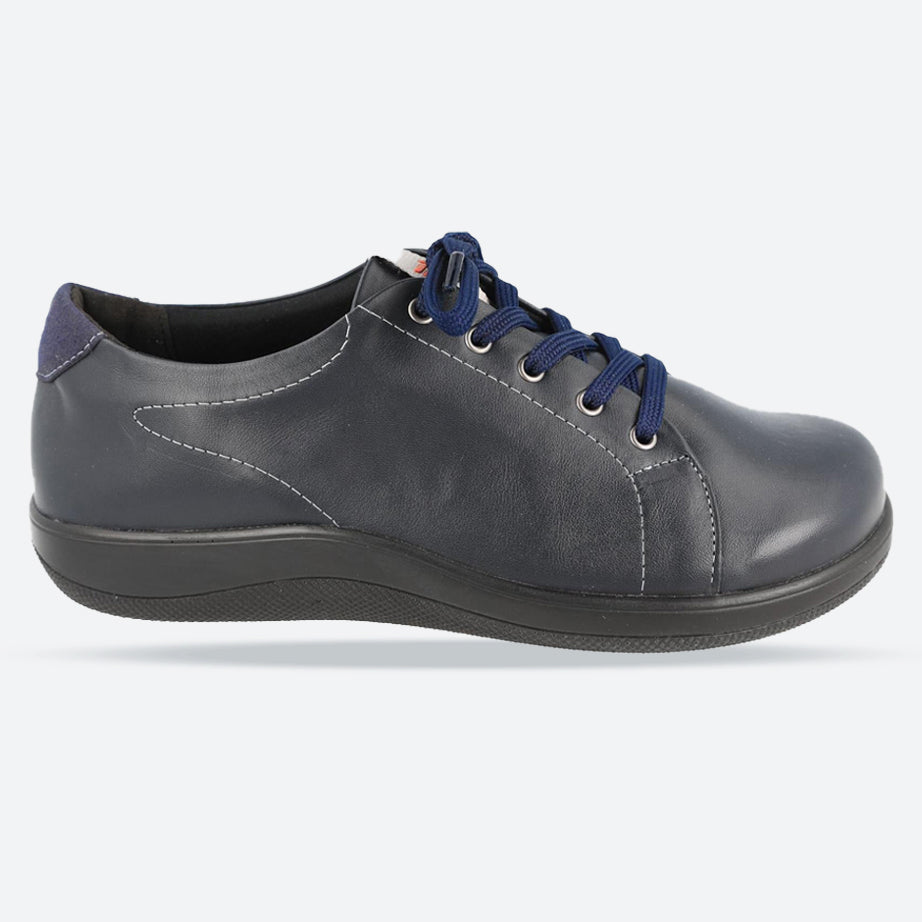 Women's Wide Fit DB Taylor Shoes in Black - Image 25