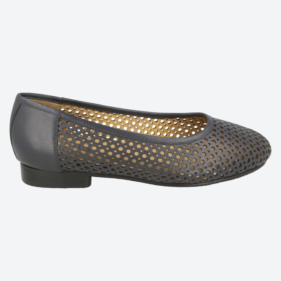 Womens Wide Fit DB Emmental Shoes in Black - Image 4