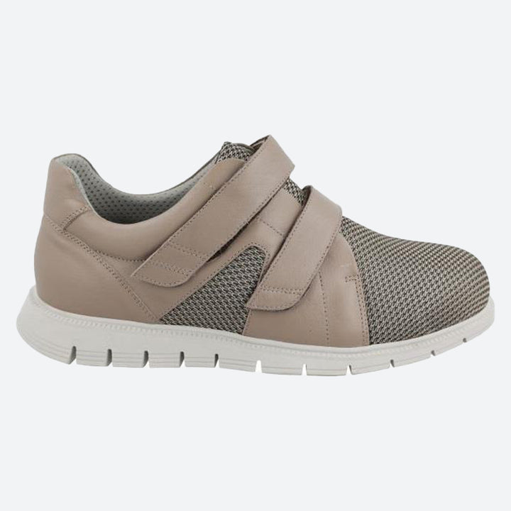 Men's Wide Fit DB Fraser Shoes in Black - Image 1