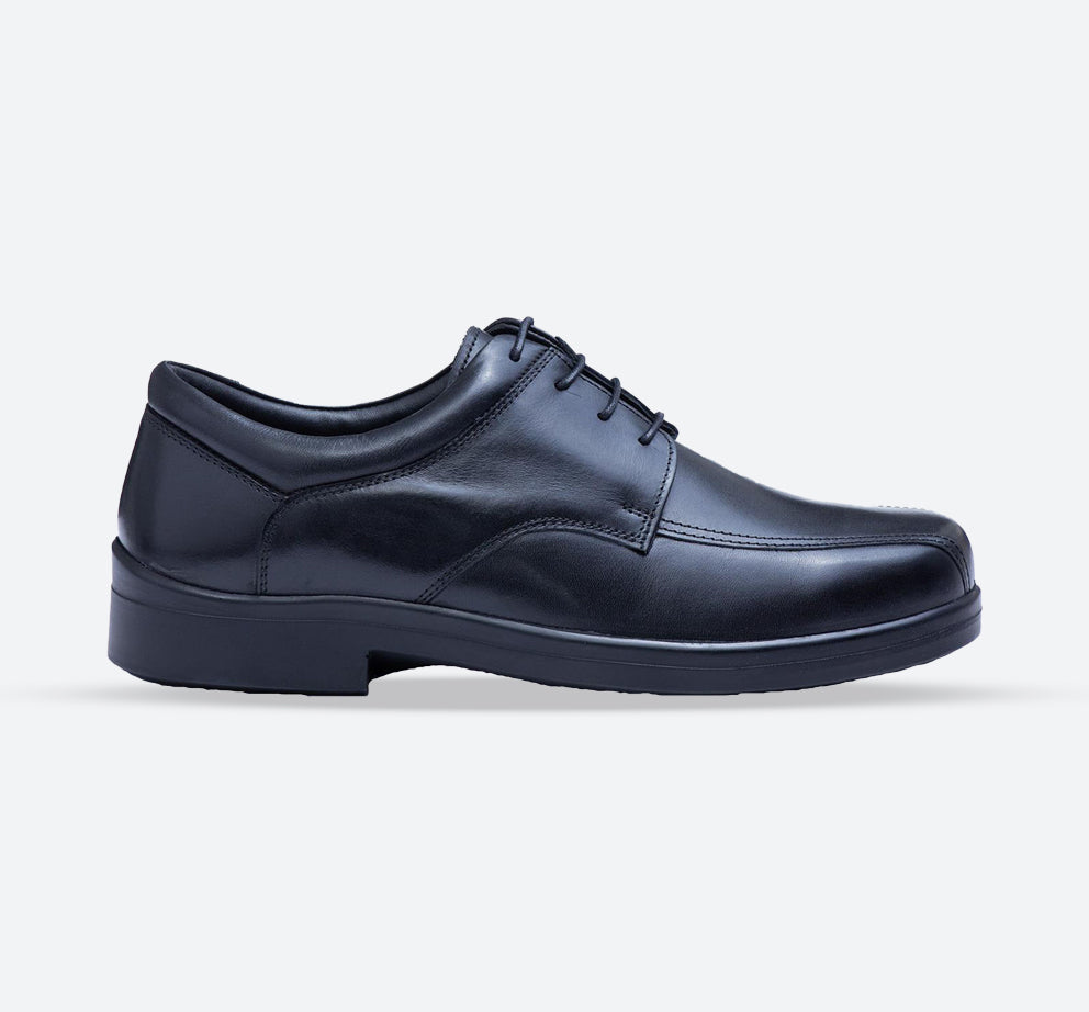 Mens Wide Fit Tredd Well Holmes Lace Shoes - Black in Black - Image 1
