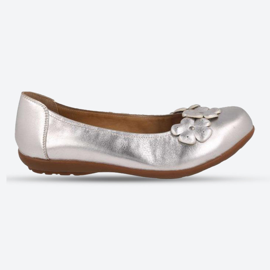 Women's Wide Fit DB Imani Ballet Pumps in Black Leather - Image 7