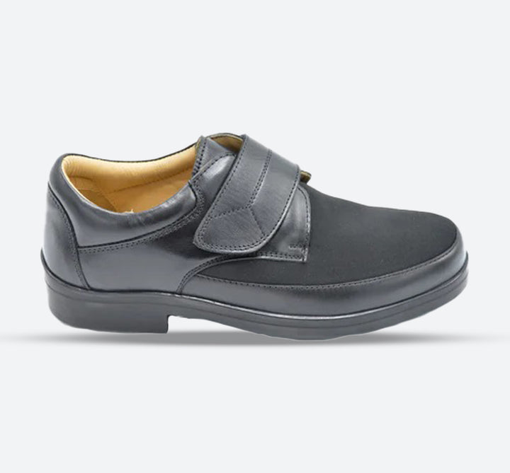 Mens Wide Fit Roamers M195A Shoes in Black - Image 1