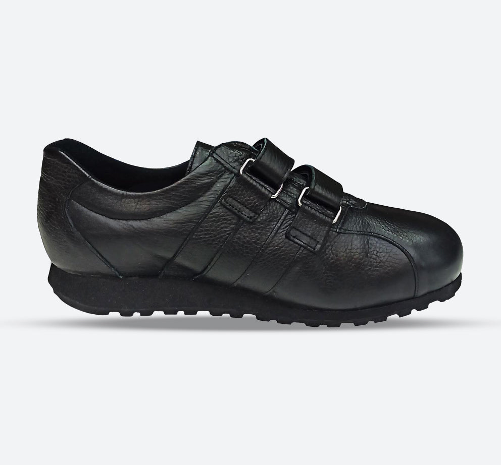 Mens Wide Fit Reed Venus Trainers in Black - Image 1