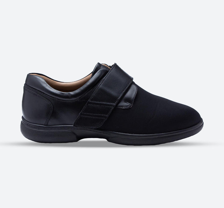 Mens Wide Fit Tredd Well Samuel Shoes in Black - Image 1